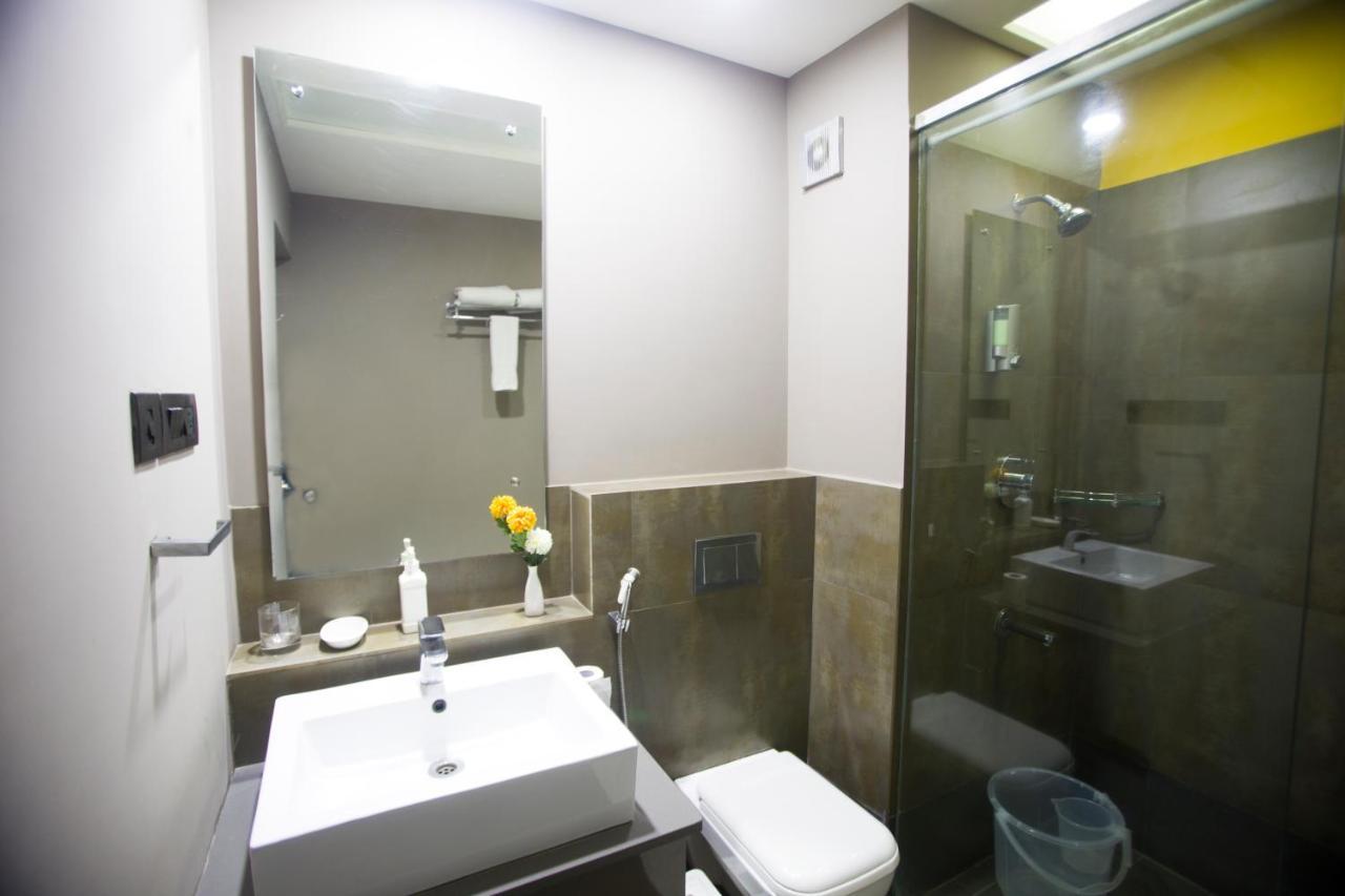 Dhans Hotel